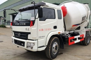 跃进国四7方搅拌车