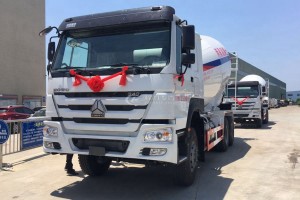 重汽豪沃15方搅拌车
